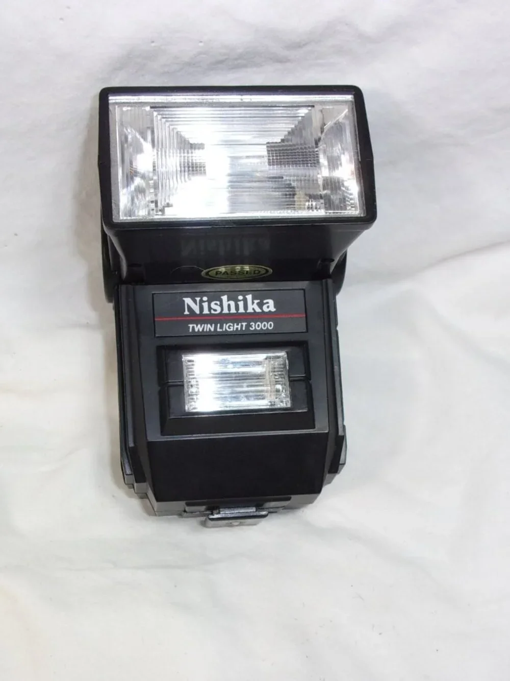 VINTAGE NISHIKA TWIN LIGHT 3000 FLASH-NOT TESTED